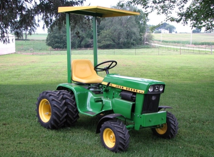 John Deere with roof